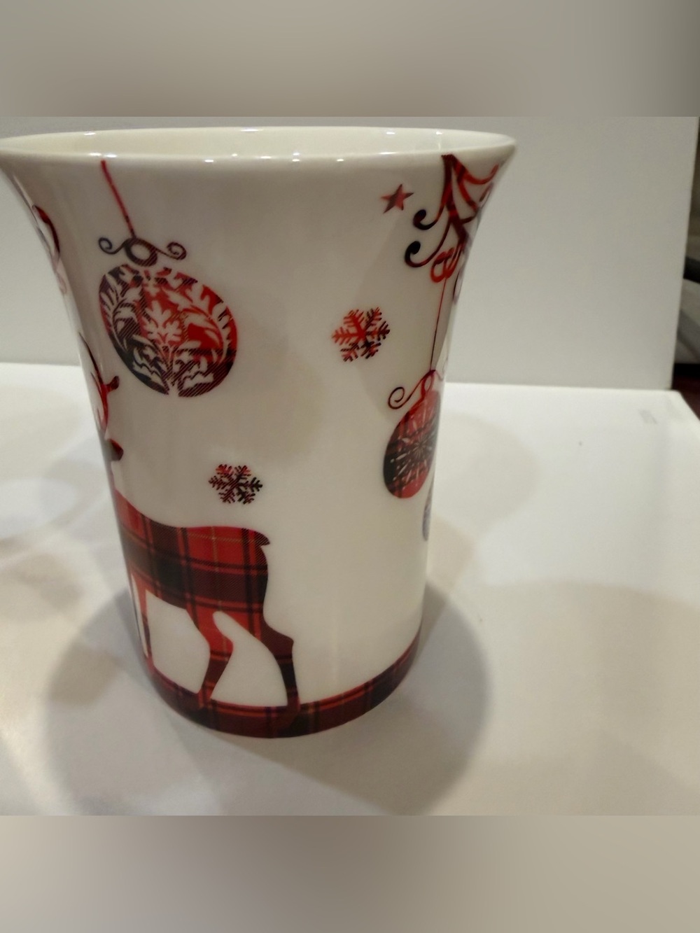 McIntosh Fine Bone China Holiday Reindeer Set of 2 Mugs - Picture 8 of 12
